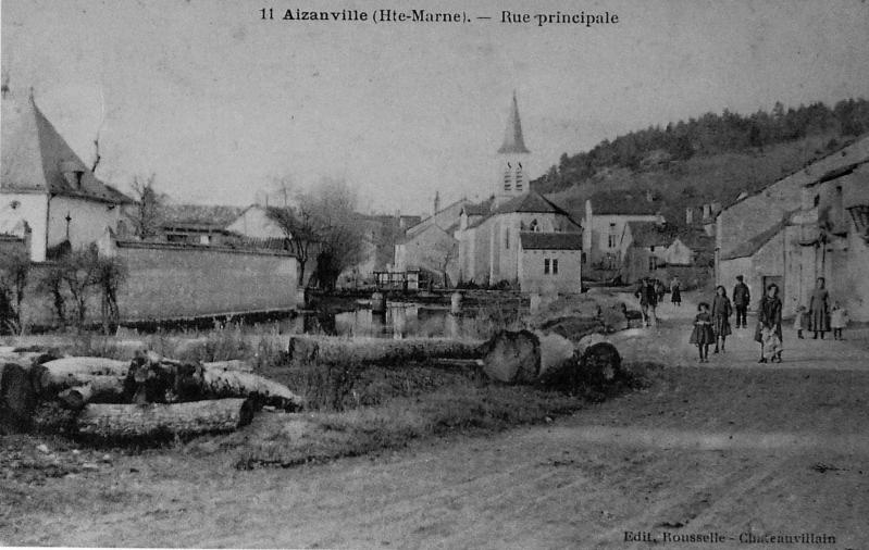 Aizanville,  sur une vue du début du XXe siècle, dans le département de la Haute-Marne.