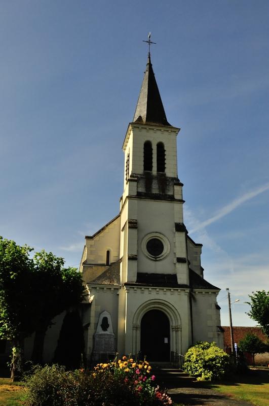 Église Saint-Hilaire à Aize, dans le département de l'Indre .