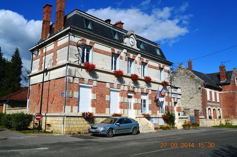  Mairie d'Aizelles, dans le département de l'Aisne.
