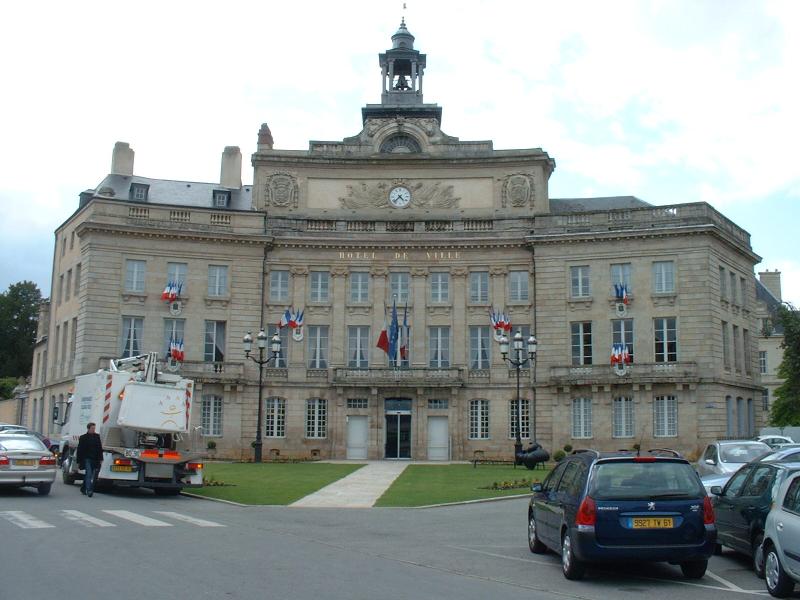 Photo de l'hôtel de ville d'Alençon, en région Normandie. 