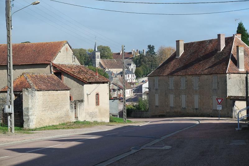 Entrée Sud-Ouest d'Aunay-en-Bazois, dans le département de la Nièvre.