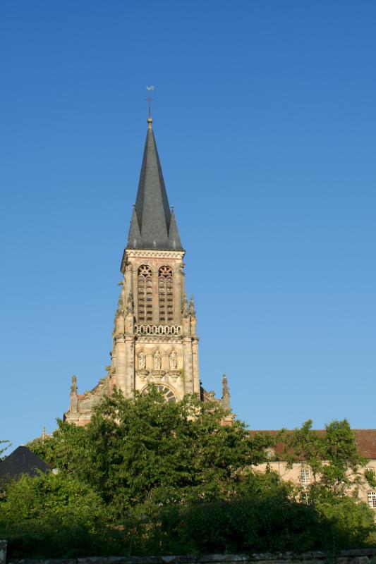 Clocher de l'abbatiale Notre-Dame d'Autrey.
