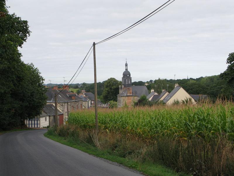Vue générale sur le bourg d'Availles-sur-Seiche, dans le département d'Ille-et-Vilaine.