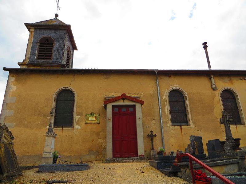  L'église Sainte-Croix à Avillers-Sainte-Croix, dans le département de la Meuse.