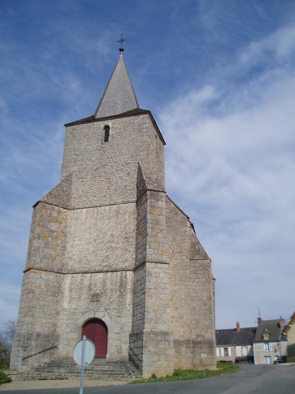  Église Saint-Georges à Azerables, dans le département de la Creuse..