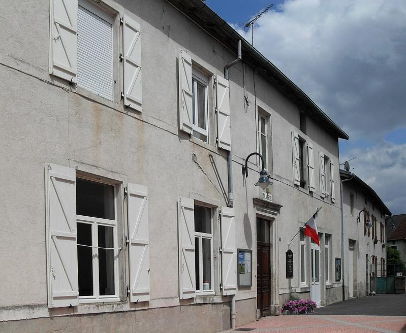  La mairie de Bazegney, dans le département des Vosges.