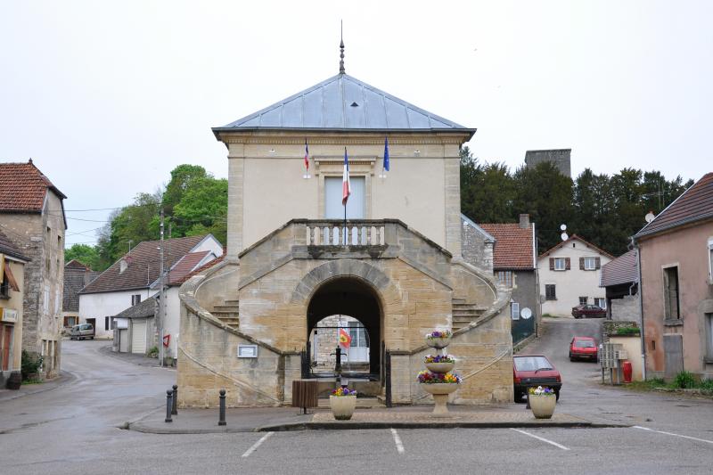 Mairie lavoir de Beaujeu