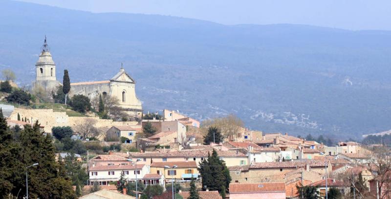Village de Bédoin, dans le département du Vaucluse.
