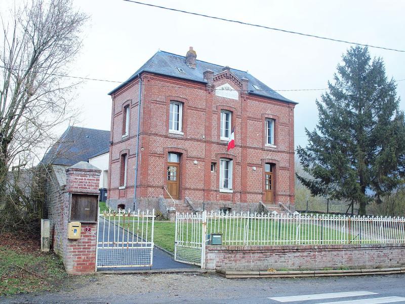  La mairie de La Bellière.