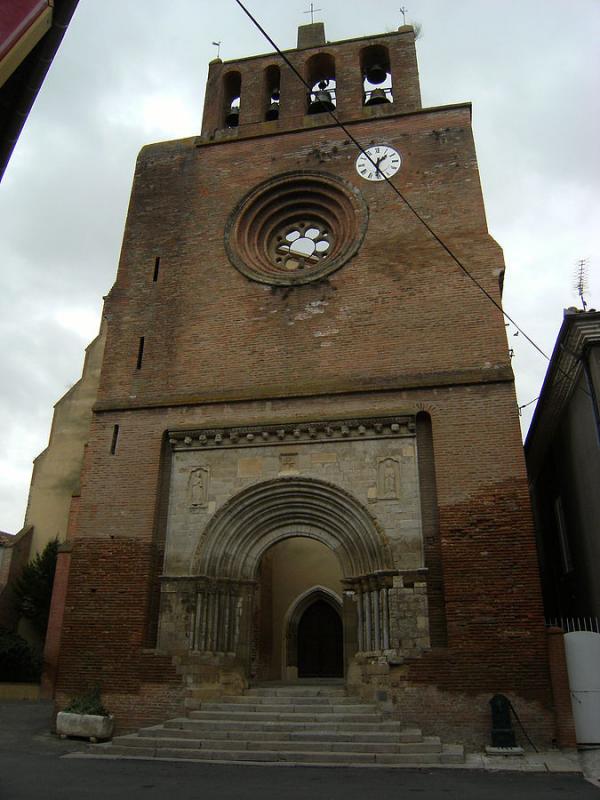  L'église Saint-Saturnin, dans le département de l'Aude.