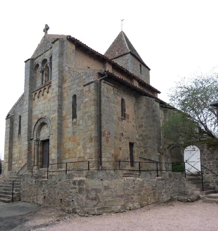 Église Saint-Laurent à Bert, dans le département de l'Allier.