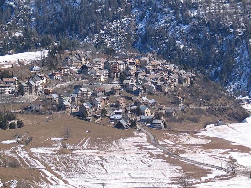 Vue générale de la commune de Beuil, dans le département des Alpes-Maritimes.