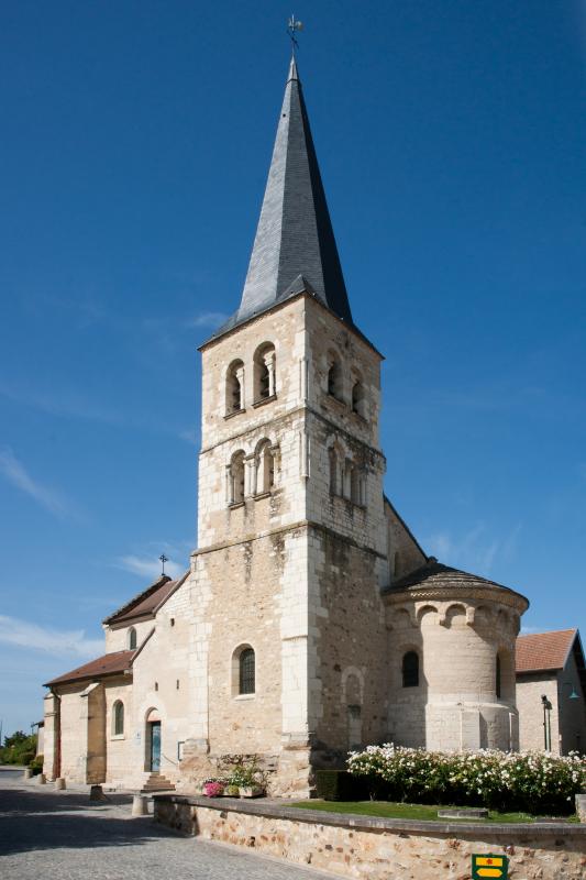 Photo de l'église de Bezannes, en région Grand-Est.