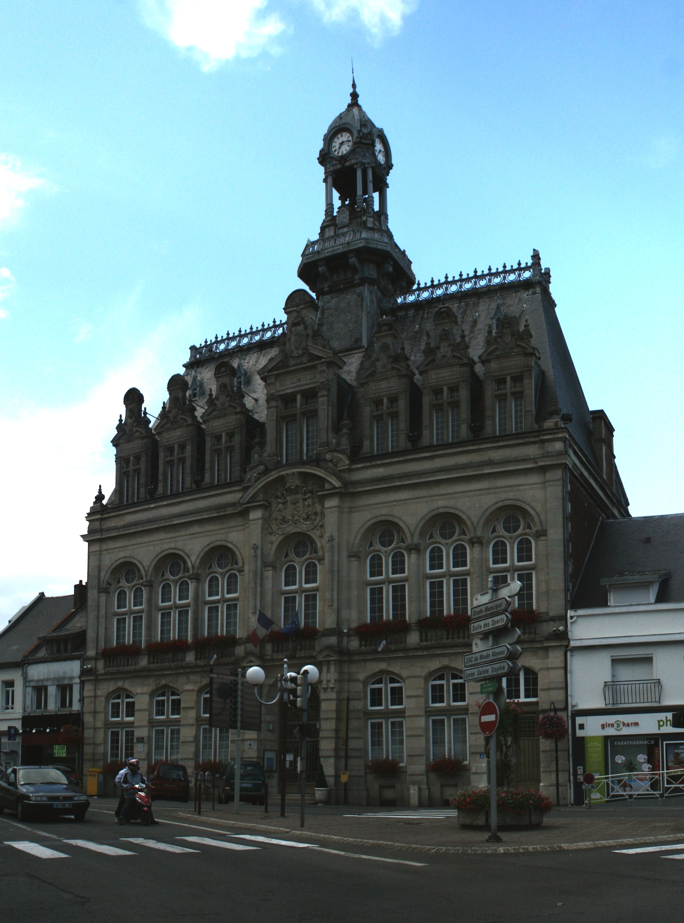 Hôtel de ville de Bohain-en-Vermandois, commune de l'Aisne, inauguré en 1884.