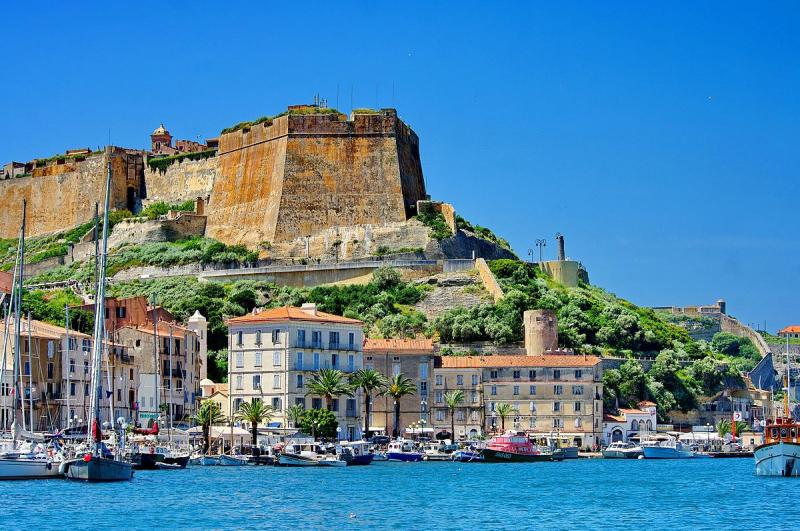 Bonifacio.