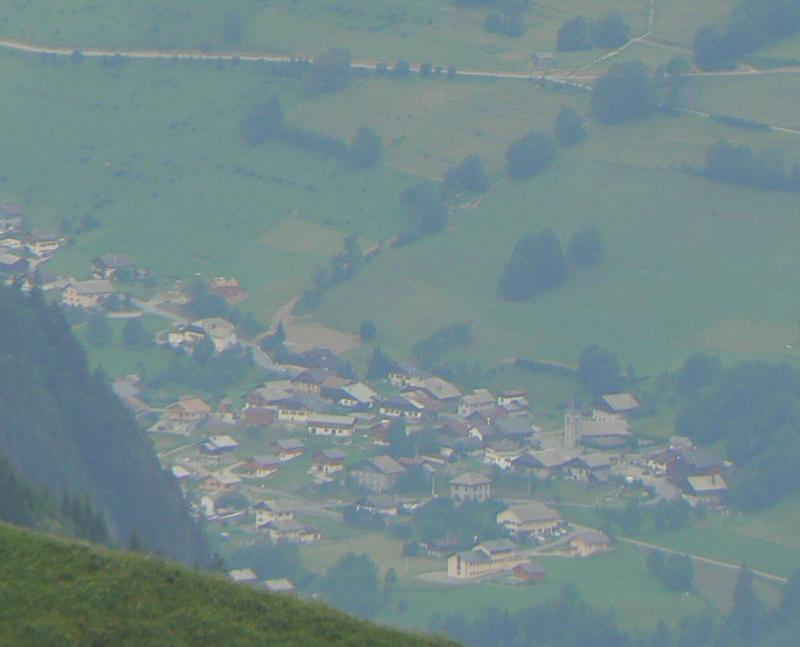  Vue de Bonnevaux depuis la montagne de Pelluaz, dans le département de la Haute-Savoie.