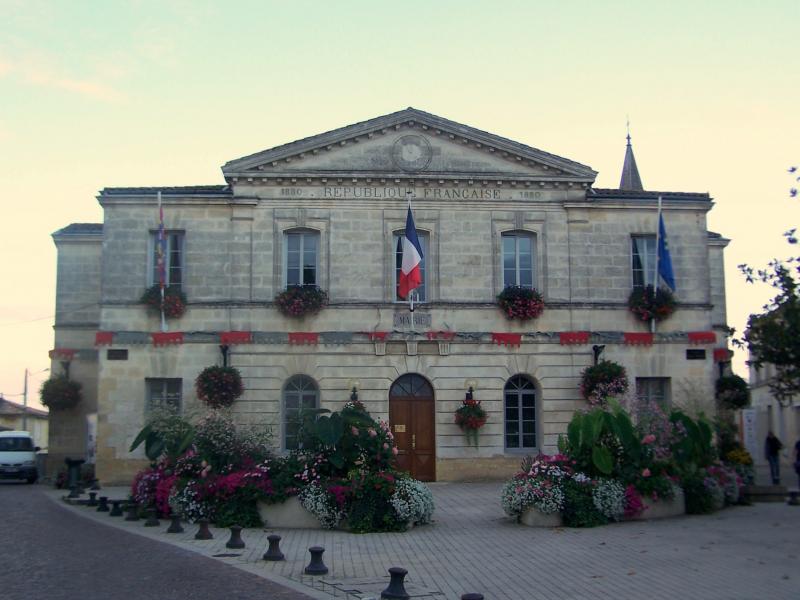 Photo de l'hôtel de ville de Bouliac, en région Nouvelle-Aquitaine. 