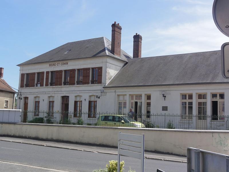  La mairie de Bourg-et-Comin, dans le département de l'Aisne.