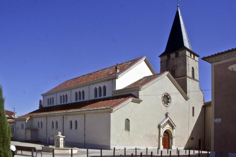 Photo de l'église Saint-Pierre, à Bourg-lès-Valence, en région Auvergne-Rhône-Alpes. 