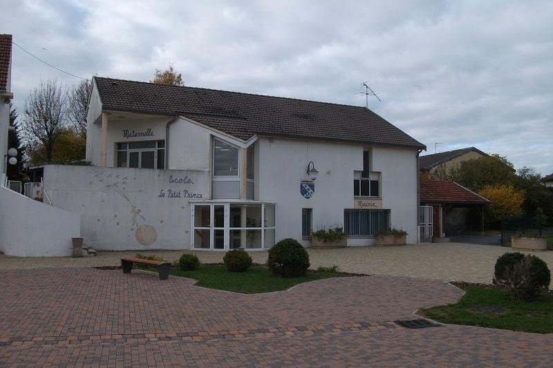  Mairie et école de Bouy, dans le département  de la Marne.