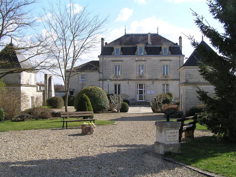 Mairie de la commune de Brie, dans le département de la Charente.