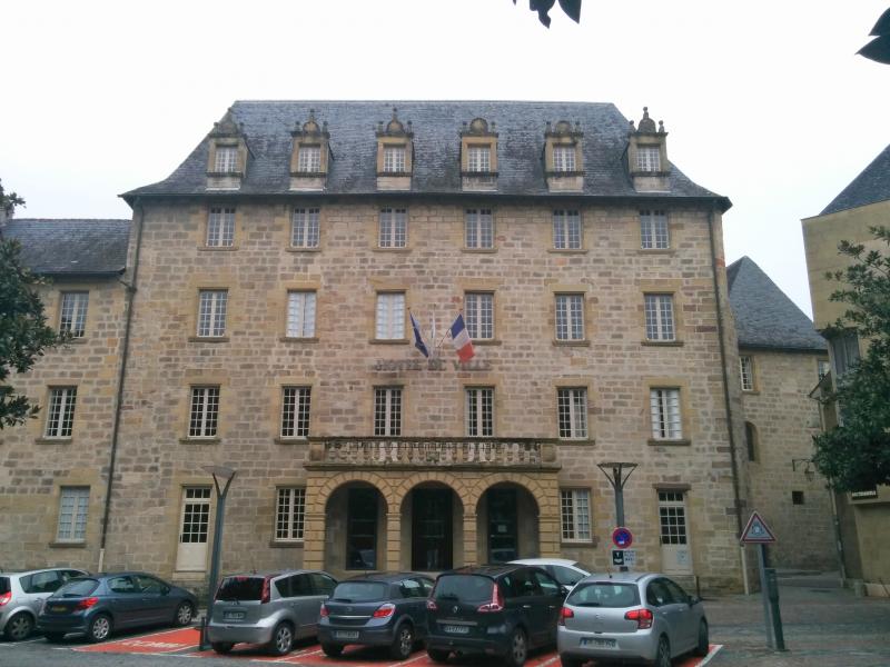 Photo de l'hôtel de ville de Brive-la-Gaillarde, en région Nouvelle-Aquitaine. 