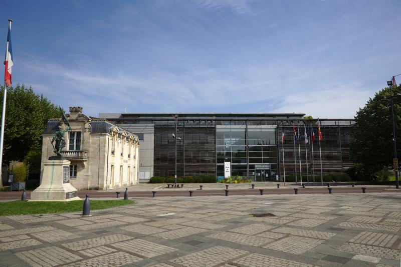 Photo de la mairie de Bruges, en région Nouvelle-Aquitaine. 