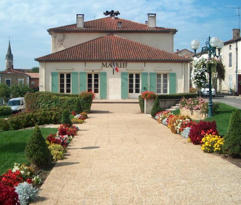 La mairie.