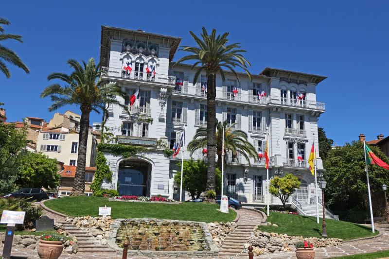 Photo de la mairie du Cannet, en région Provence-Alpes-Côte d'Azur.