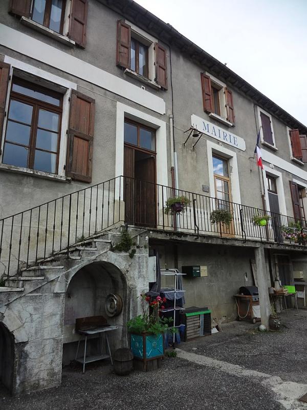  Mairie de Cassagnas, dans le département de la Lozère.