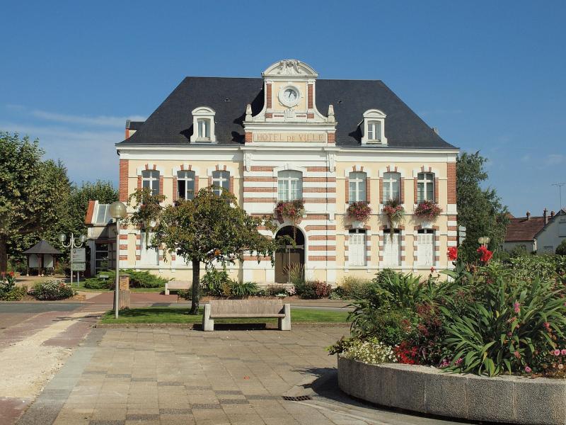 L'hôtel de ville de Châlette-sur-Loing.