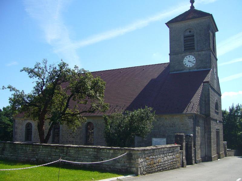  Église de Chamole, dans le département du Jura.
