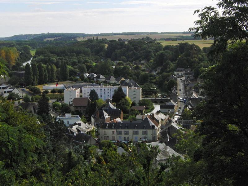  Vue de La Chartre-sur-le-Loir, dans le département de la Sarthe.