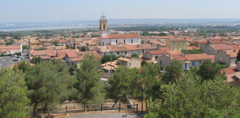 Photo d'une vue générale de Châteauneuf-les-Martigues, en région Provence-Alpes-Côte d'Azur. 