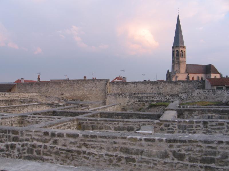 Châtel-sur-Moselle.