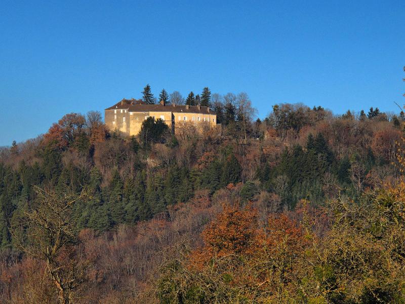  Château de Châtillon-sur-Lison, dans le département du Doubs.
