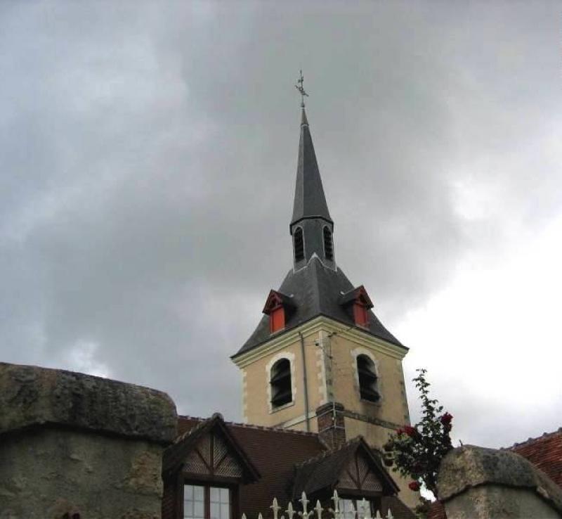 Photo du clocher de la Chaussée-Saint-Victor, en région Centre-Val de Loire.