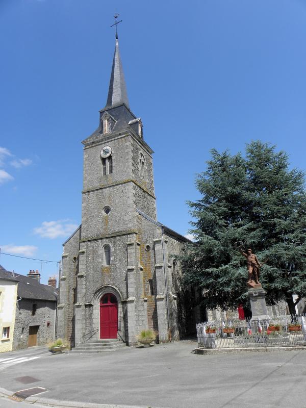  Église Saint-Martin de Chevaigné-du-Maine, dans le département de la Mayenne.