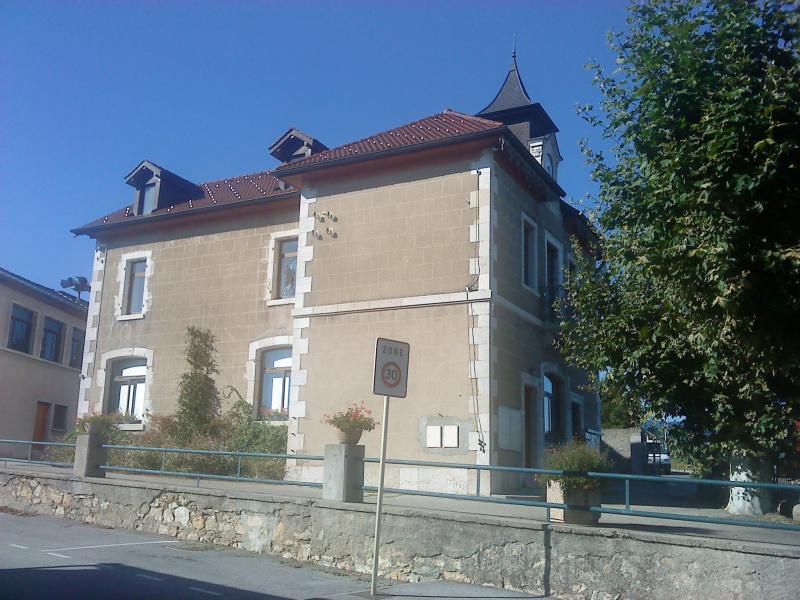 Mairie de Chevry.
