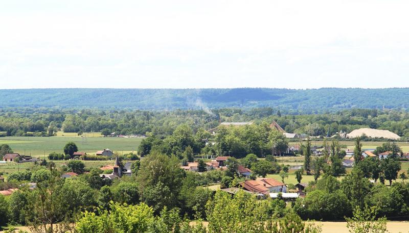 Vue de  la commune de Chis, dans le département des Hautes-Pyrénées.