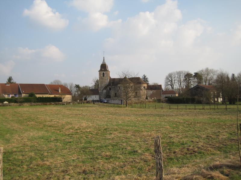 L'église Saint-Maurice à Cirey, dans le département de la Bourgogne-Franche-Comté.