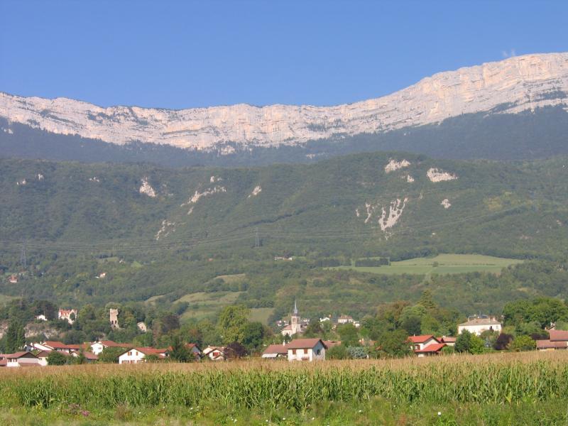  Vue du bourg de Claix et du Vercors.