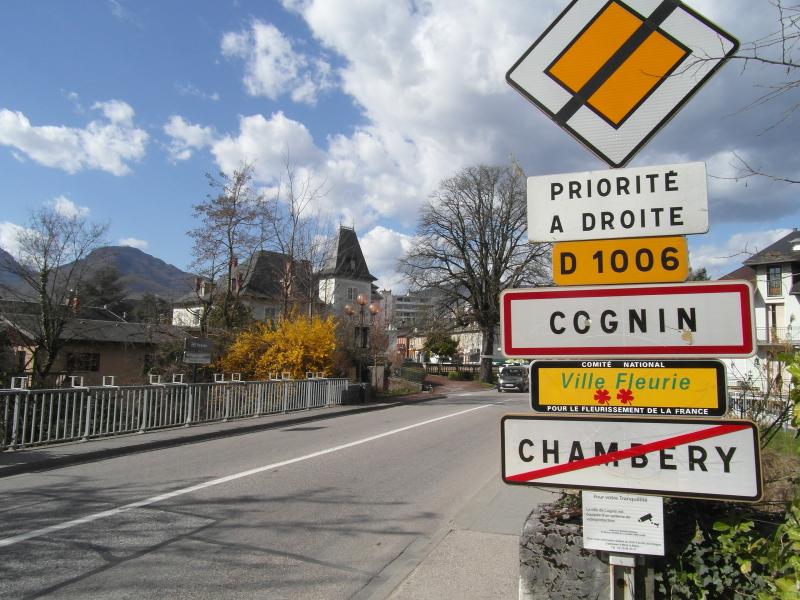 Entrée de la ville de Cognin depuis Chambéry.