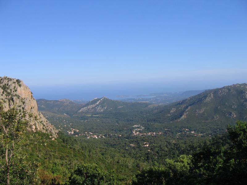 Vue de Conca, dans le département de la Corse-du-Sud.