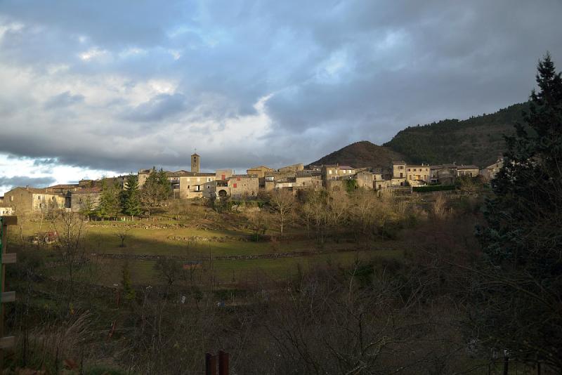 Le village de Coux, dans le département de l'Ardèche .