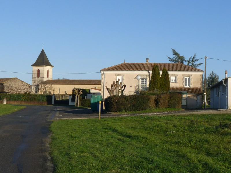 Coux, dans le département de la Charente-Maritime .
