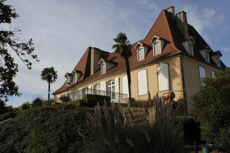 Le château de Crouseilles.