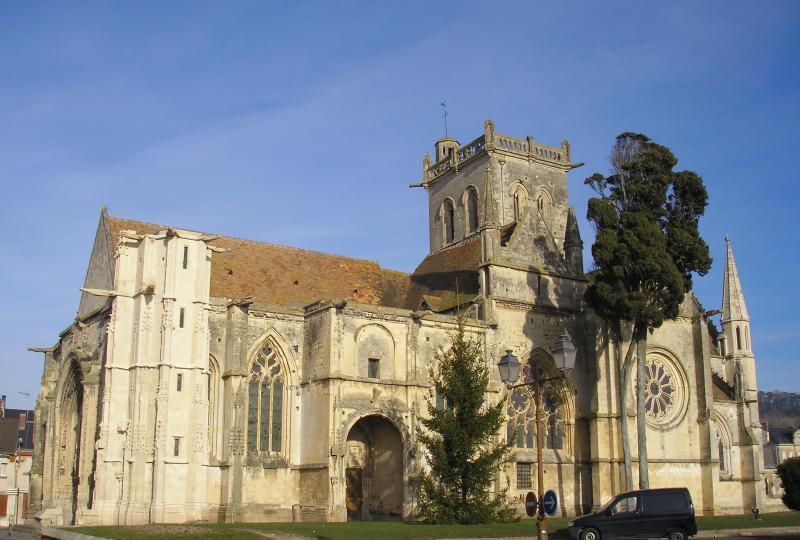 Photo de l'église Notre-Dame, à Dives-sur-Mer, en région Normandie.