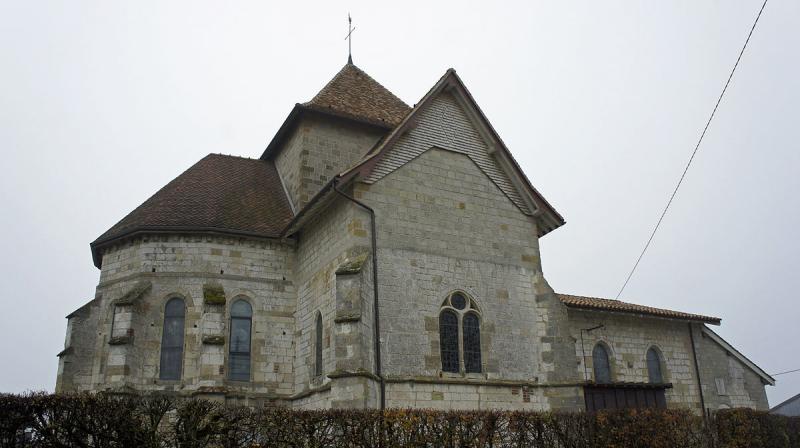 Vue de l'église Saint-Martin, à Dommartin-sous-Hans.