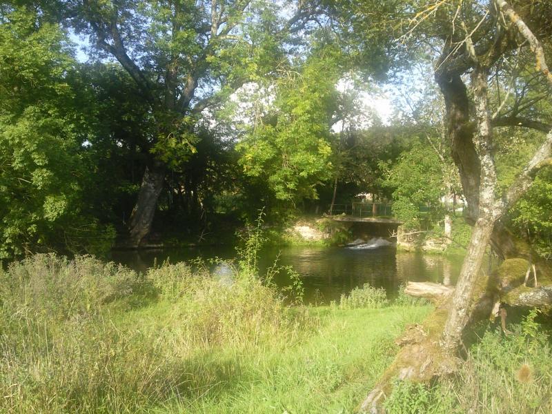  Ecluse à Saucourt sur Rognon, dans le département de la Haute-Marne.